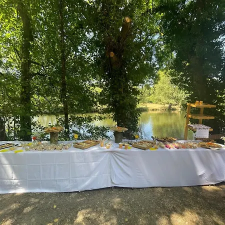 بيت للعطل Chez Nirina Proche Puys Dufou *